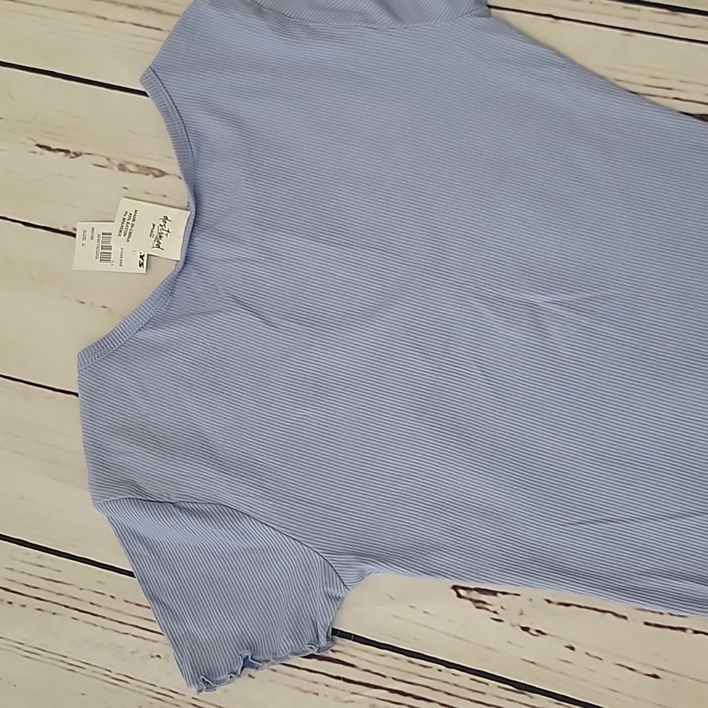Crop top - Picture 6 of 8